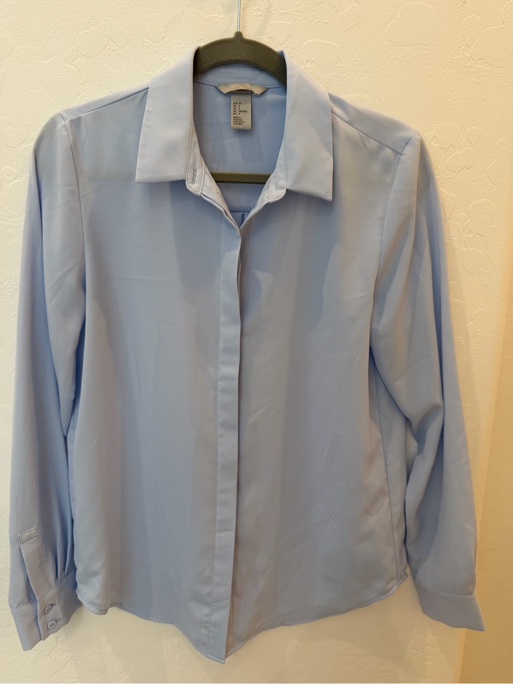H&M Light Blue Women’s Button-Front Dress Shirt